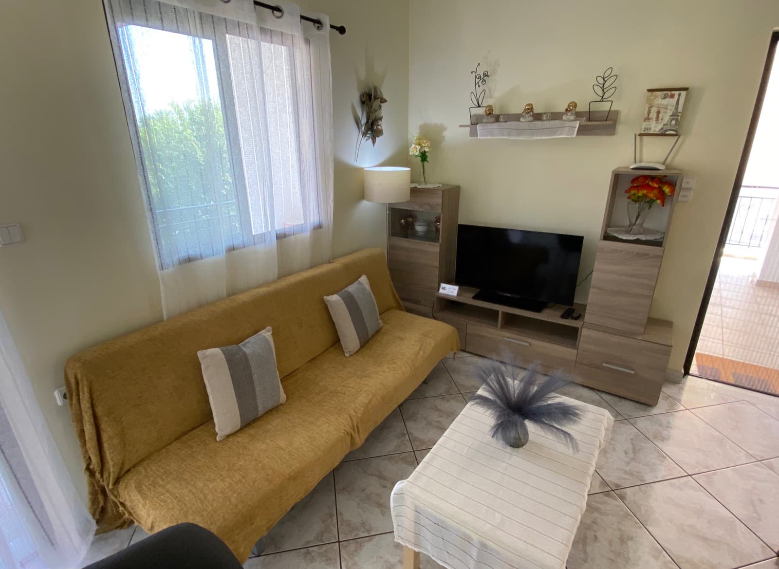 Living room — Sunny Apartment Amaliada